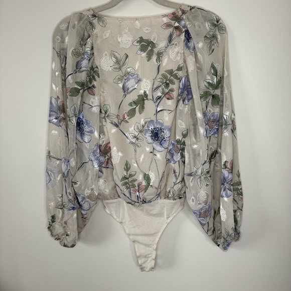 ASTR Floral Pink Bodysuit Size XS - Picture 6 of 7